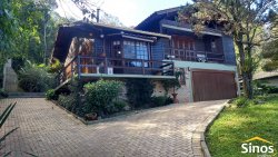 Casa mista com 02 dormitórios no Bairro Rondônia