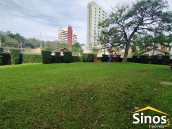 Terreno de esquina com 378m² no bairro Jardim Mauá