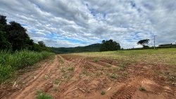 Área de terra com 2,00 hectares no bairro Lomba Grande 