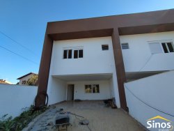 Sobrados com 03 dormitórios no Bairro Santo André