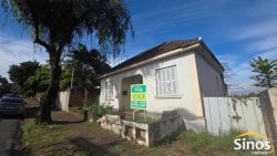 Terreno com casa histórica no Bairro Hamburgo Velho