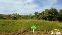 Terreno de 235 m², no Loteamento Madre Regina