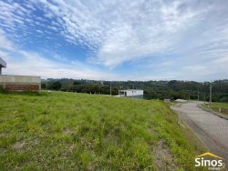 Terreno com 320,73m² no Condomínio Moradas da Lomba