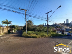 Terreno de esquina com 461,25m² no bairro Jardim Mauá