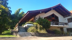 Casa com 04 dormitórios no Bairro Rondônia