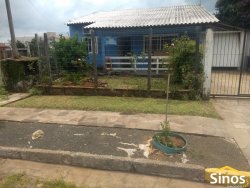 Casa com 03 dormitórios no Bairro Jardim Luciana