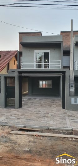 Sobrado com 03 dormitórios no bairro Jardim América