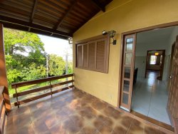 Casa com 03 dormitórios, sendo 01 suíte para locação no bairro Boa Vista