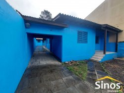 Casa com 03 dormitórios no bairro Canudos