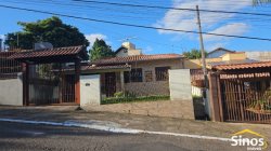 Casa com 02 dormitórios no Bairro Rondônia