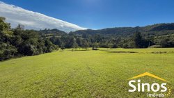 Terreno com 1.000m² no condomínio Country Village 