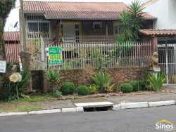 Sobrado com 06 dormitórios no bairro Hamburgo Velho 