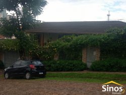 Bela casa de esquina, em zona nobre