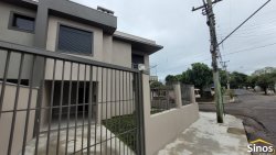Casa geminada com 03 dormitórios no bairro Boa Vista