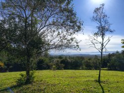 Linda área de terra em Lomba Grande