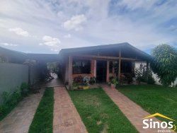 Casa com 02 dormitórios em Morungava