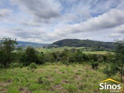 Sítio com 5,51 hectares no bairro Lomba Grande