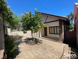 Casa com 02 dormitórios no bairro Primavera