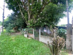 Terreno de 429m² com construção no bairro Jardim Mauá