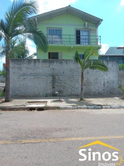 Sobrado com 02 dormitórios no bairro Canudos