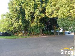 Terreno de esquina com 726m² no bairro Ideal