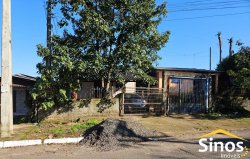 Terreno com 02 chalés no bairro Canudos
