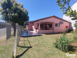 Casa com 03 dormitórios no bairro Rondônia