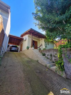 Casa com 02 dormitórios no bairro Solar do Campo