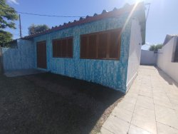 Casa com 03 dormitórios no bairro Canudos