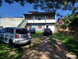 Casa com 03 dormitórios no bairro Canudos