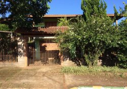 Otima casa de esquina