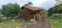 Casa com 03 dormitórios no bairro Boa Vista