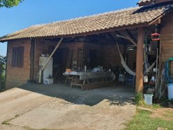 Casa Rústica na região central de Lomba Grande 