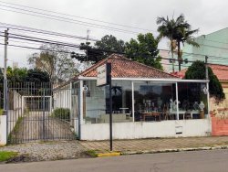 Casa com 03 dormitórios no bairro Rio Branco 
