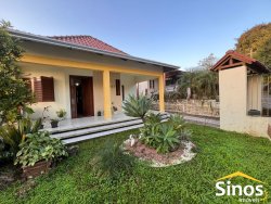 Casa com 03 dormitórios no bairro Boa Vista
