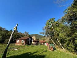 Sítio com 27 hectares e casa rústica em Rolante