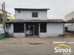 Casa com 03 dormitórios no bairro Industrial
