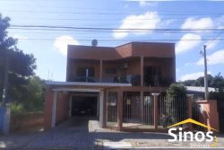 Sobrado com 03 dormitórios no bairro Rondônia