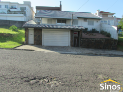 Casa com 03 dormitórios e 01 suíte, 1km do hospital da UNIMED