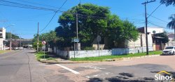 Terreno de esquina com chalé no bairro Industrial 