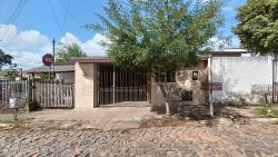 Casa com 02 dormitórios no bairro Boa Saúde 