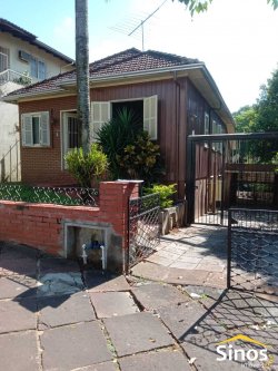 Chalé misto com 03 dormitórios no bairro Guarani