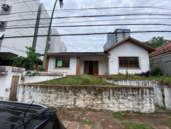 Casa com 04 dormitórios no bairro Rio Branco