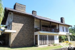 Casa próximo a área central de Lomba Grande