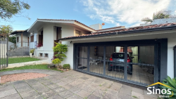 Casa com 04 dormitórios no bairro Jardim Mauá