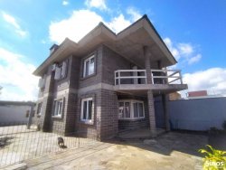 Casa com 03 dormitórios no bairro Jardim Mauá 