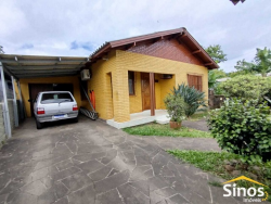 Casa com 03 dormitórios no bairro Liberdade