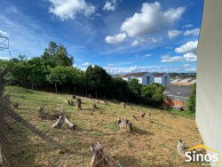 Terreno com 663m² no bairro Canudos