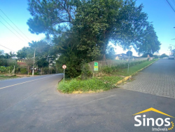 Terreno de esquina com 669m² no bairro Lomba Grande