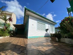 Casa com 03 dormitórios no bairro Rio Branco 